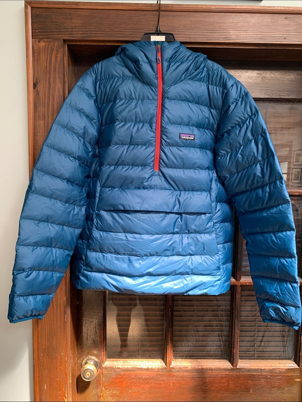 Patagonia mens M goose down pullover NWT